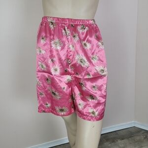 Vintage 90s, Y2K Pink Silky Shorts With Daisy Print Size XL.